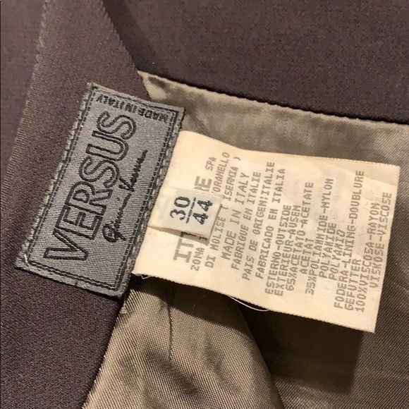 Slinky Versace Versus Skirt Grey with Red Hem - Picture 6 of 7